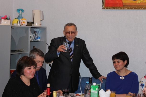 Шеф поздравляет