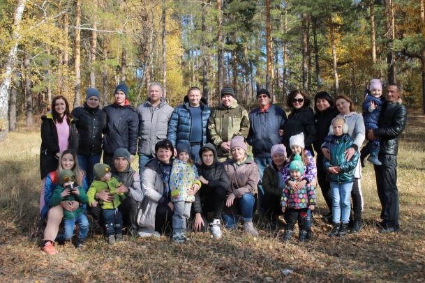 1.Золотая осень, коллектив бюро на старом городском пруду, 9 октября 2021 года